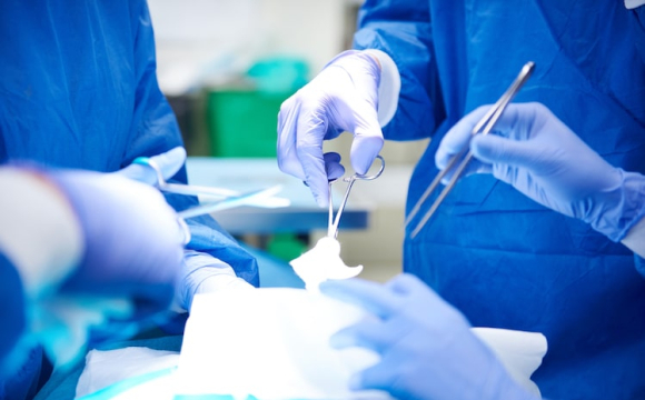 У Рівному жінці видалили кісту гігантських розмірів