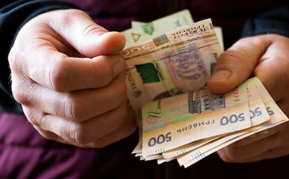 На заході України матір загиблого військового втратила 220 тисяч гривень