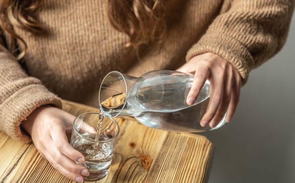 Скільки води насправді потрібно людині щодня: відповідь може здивувати