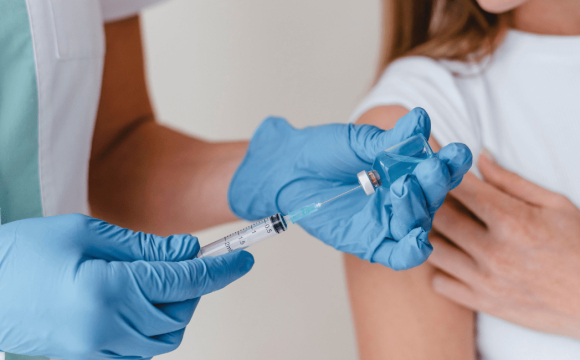 З 1 січня розпочнеться обов'язкова вакцинація для українців