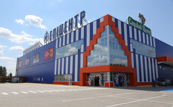 У Луцьку біля «Епіцентру» військові ТЦК затримали двох чоловіків