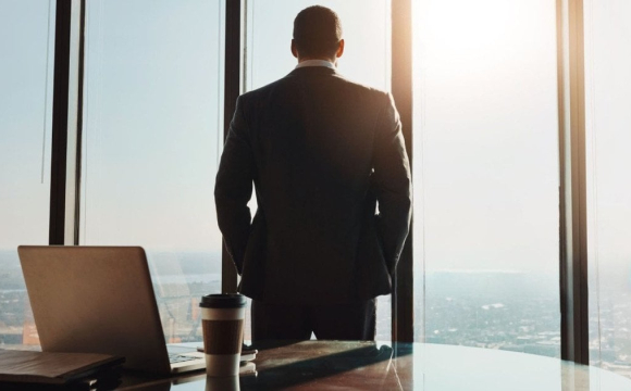 Поза людини може видавати її справжній характер: що показало дослідження