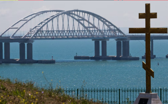 Кримський міст може впасти без атак України: коли це станеться