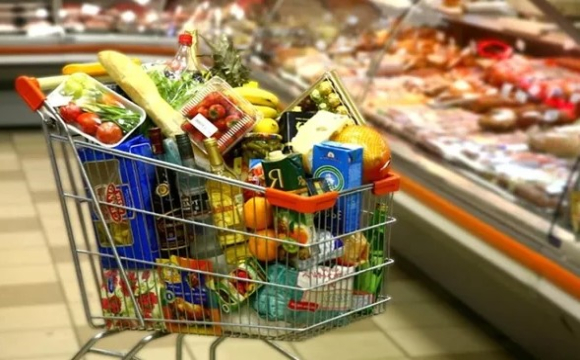 Новорічне меню б’є по гаманцю: як зросли ціни на продукти перед святами