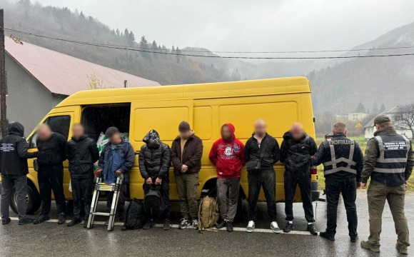 На заході України відбулося масове затримання чоловіків