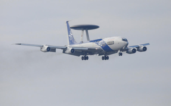 Біля України зафіксували розвідник НАТО: у чому причина