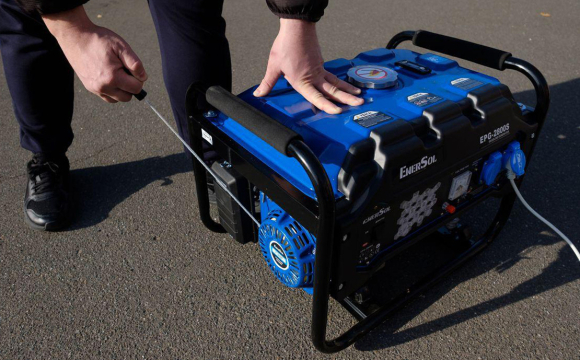 Українцям заборонять запускати генератори: у чому причина