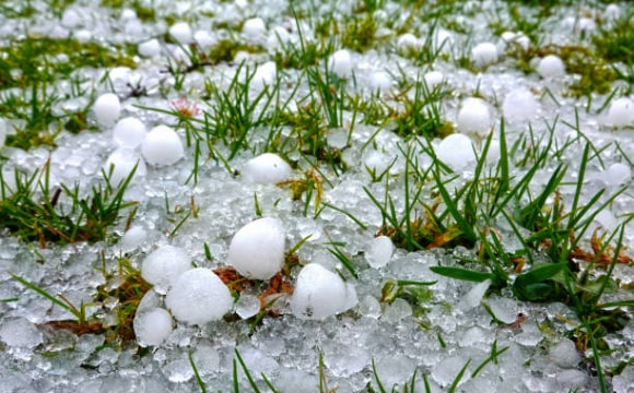 Село на Волині засипало градом