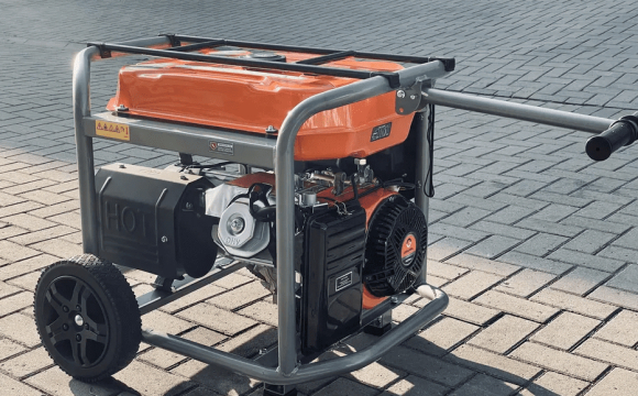 Українці масово готуються до блекаутів: що купують