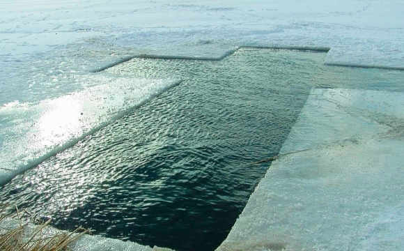 Як правильно купатися на Водохреще