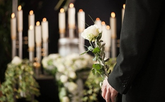 Працівники похоронного бюро поділилися моторошними історіями своєї роботи