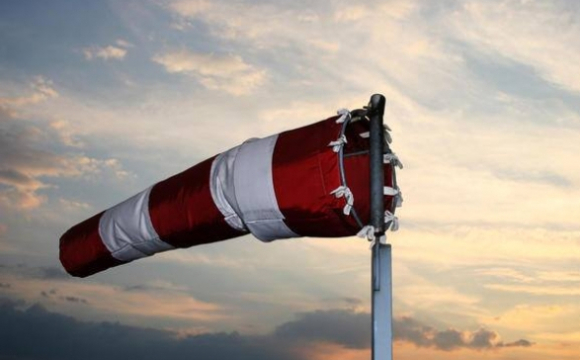 Жителів заходу України закликали щільно зачинити всі вікна та двері