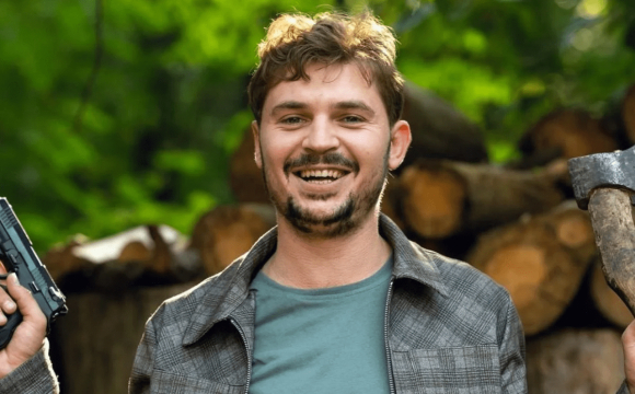 Відомий український актор, який втік за кордон, назвав козаків гвалтівниками