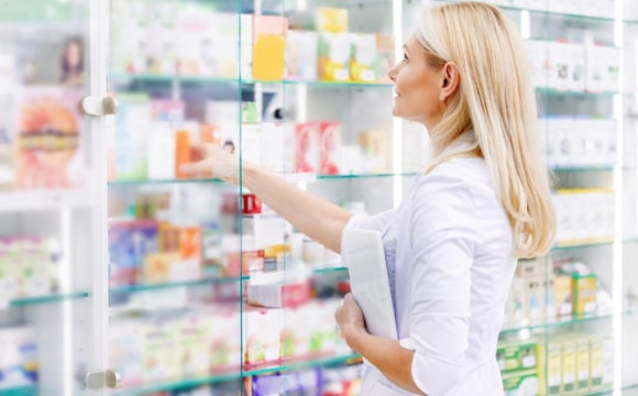 В Україні масово закриваються аптеки: що відбувається