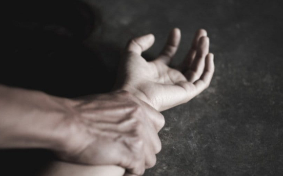 На Волині чоловік проник у будинок і згвалтував 16-річну дівчину