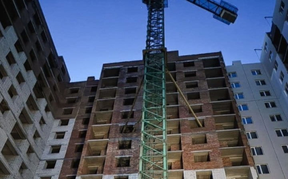 Поблизу Луцька на будівництві чоловік впав із висоти та загинув