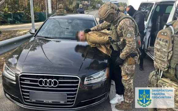 На заході України матір загиблого військового втратила 7 мільйонів гривень