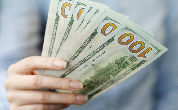 Гроші йдуть до них: ці знаки Зодіаку притягнуть фінансовий успіх у лютому