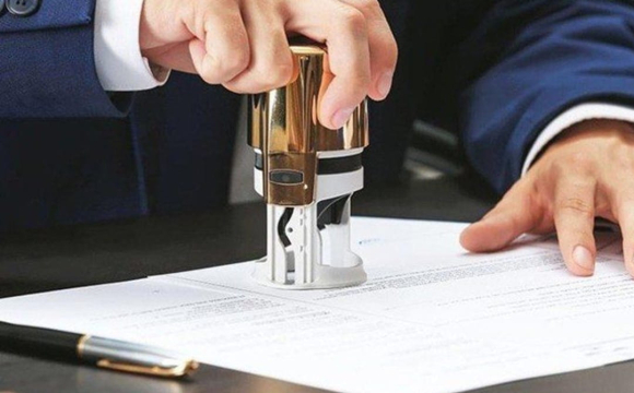 На Волині чоловік підробляв документи для виїзду за кордон