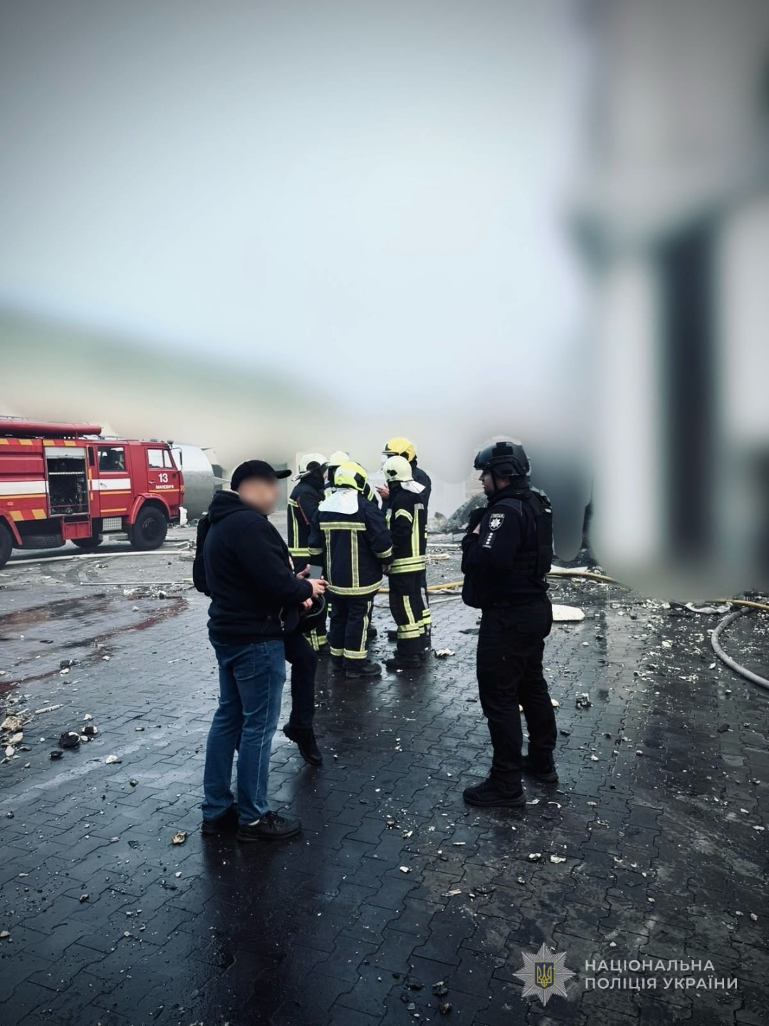 З'явилися перші фото наслідків атаки на Волинь: що там відбувається З'явилися перші фото наслідків атаки на Волинь: що там відбувається