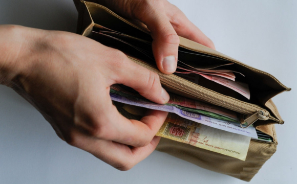 Частині пенсіонерів у квітні підвищать виплати: хто отримає більше