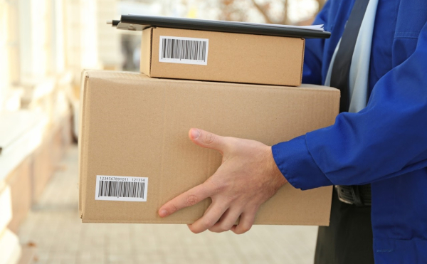 В українців конфіскують посилки: що відбувається