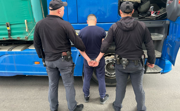 На Волині раптово затримали водія вантажівки: що сталося