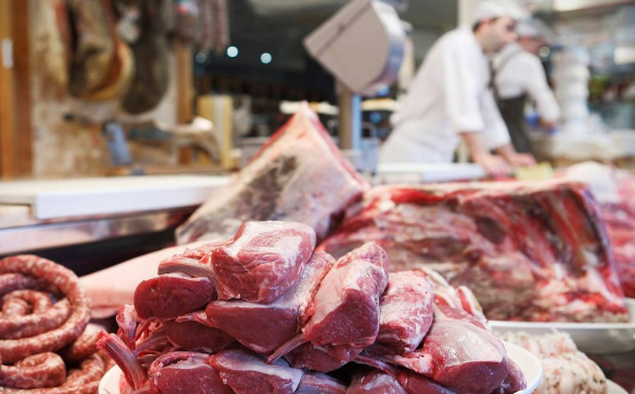 Ціни на м'ясо в Україні різко змінились: що стало причиною