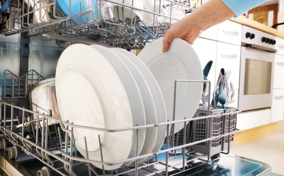 Цей посуд в жодному разі не можна мити в посудомийці та замочувати