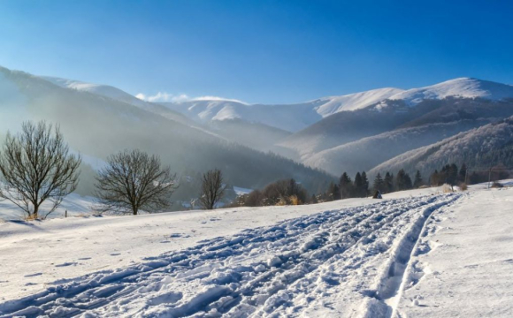 На заході України намело метр снігу: попереджають про небезпеку