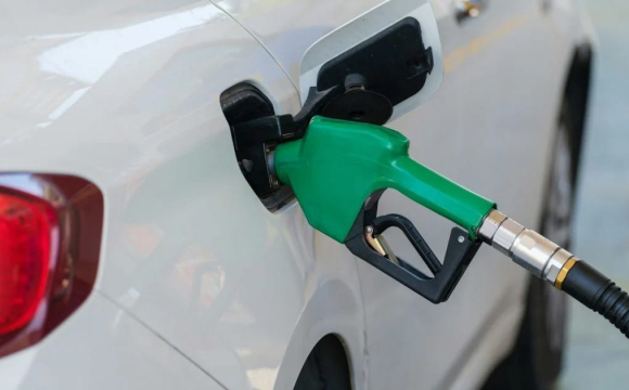Бензин в Україні може коштувати понад 80 гривень?