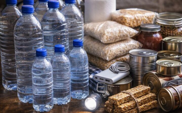 У МВС закликали українців зробити запаси їжі і води