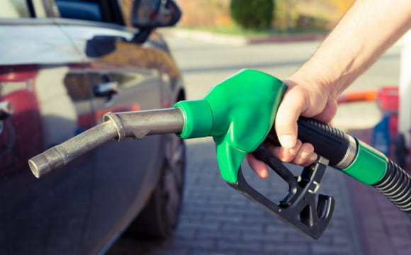 Стало відомо, на скільки ще можуть зрости ціни на бензин в Україні