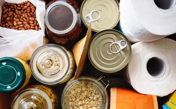 Українців закликали зробити запаси їжі та води: список продуктів