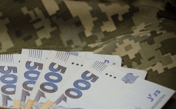 Українців у лютому будуть штрафувати за військову форму