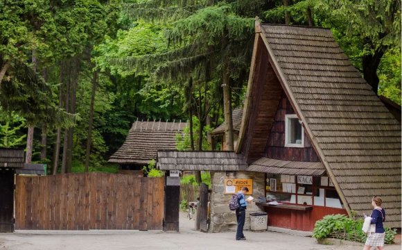 На заході України працівника музею звинуватили у домаганнях