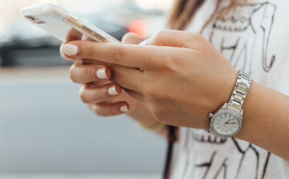 Відомий оператор зв'язку раптово списав усі гроші з рахунку українки