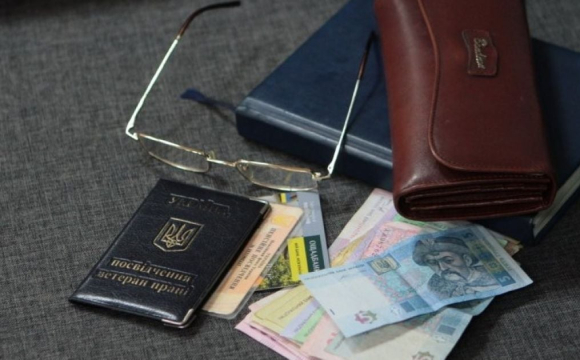 Українцям за раз виплатять відразу шість пенсій