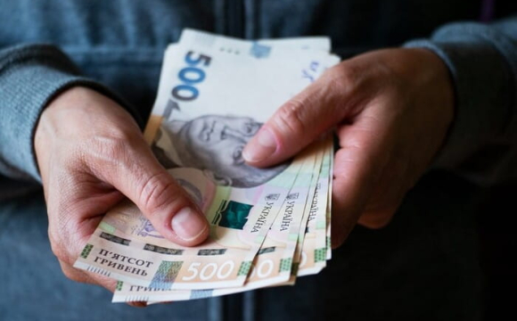 Зарплати в Україні можуть зрости на 50%