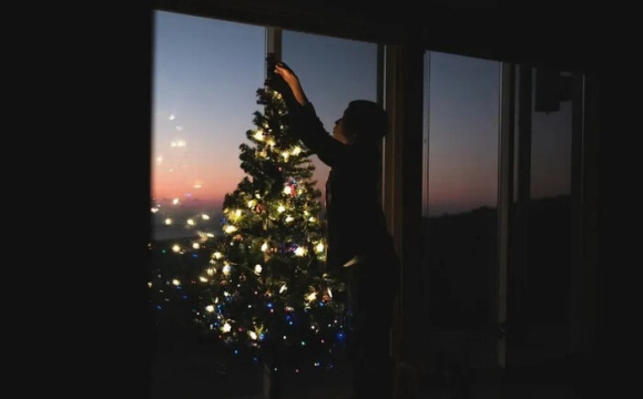 Як зустріти новорічні свята без світла і не зіпсувати вечір: поради українцям
