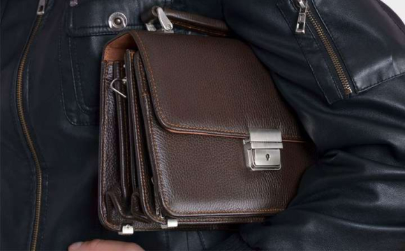 У місті на Волині чоловік побив і пограбував пенсіонера