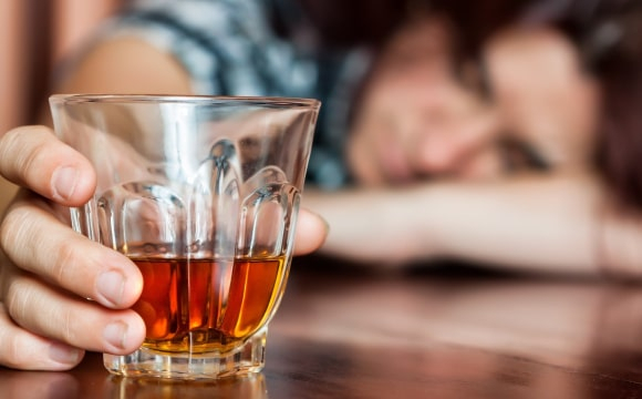 На Волині дитина вживала алкоголь під час повітряної тривоги