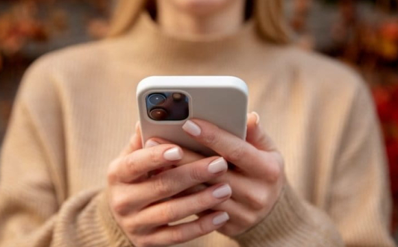 На заході України чоловік розіслав інтимні фото 46 жінкам