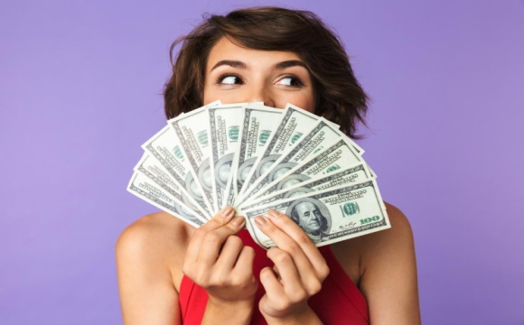 Гроші вже на горизонті: чотири знаки зодіаку, яким пощастить із фінансами