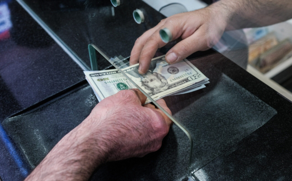 Чи всі старі долари можна обміняти на нові 